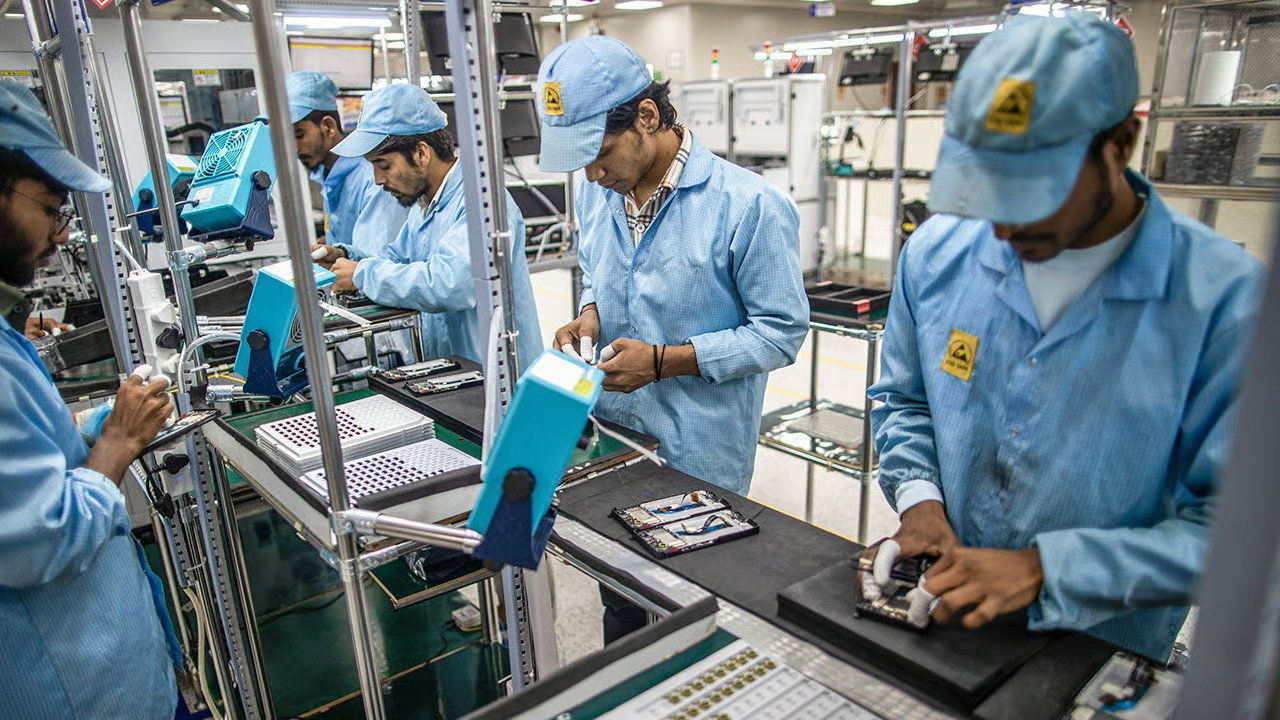 UN Predicts Global Economic Growth to Slip to 2.7% in 2026 